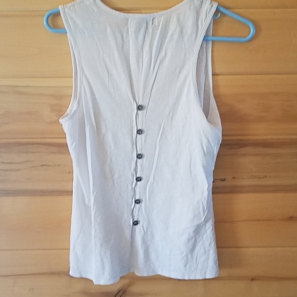 Top - Picture 2 of 3